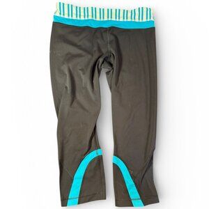 lululemon Run Pace Crop Leggings Women’s 8 Black Aqua Striped Waist EUC